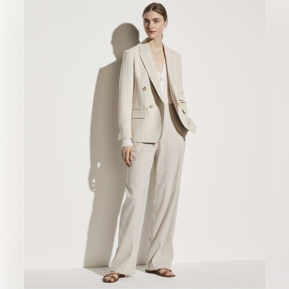VINCE Textured Linen Double breasted blazer in Sand - Picture 2 of 9